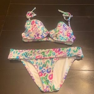 Brand:Victoria secret/bra size:34C bottoms size: M